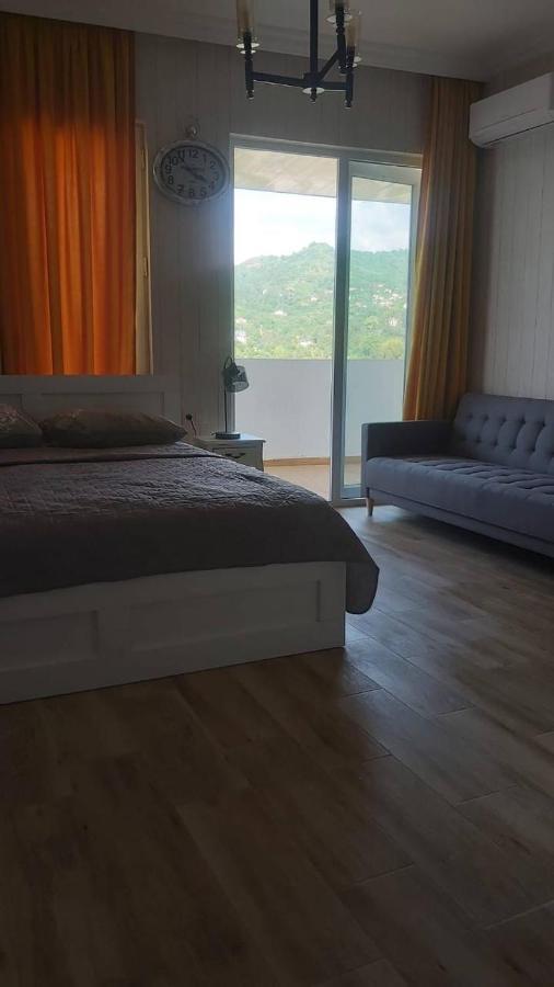 Жемчужина У Моря Batoumi Extérieur photo